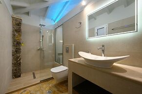 Villa Black White Dassia