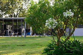 Villa Black White Dassia