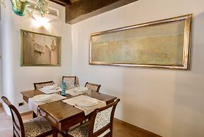 Trevi Fountain Apartment