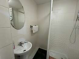 Remarkable Studio Apartment in London