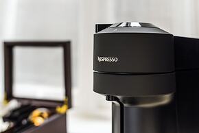 Avari Apartments – Gray’s Collection