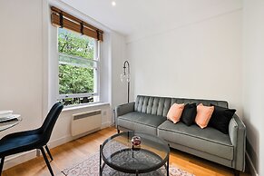 Avari Apartments – Gray’s Collection