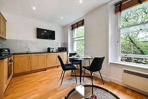 Avari Apartments – Gray’s Collection