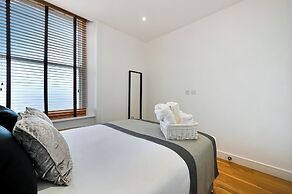 Avari Apartments – Gray’s Collection