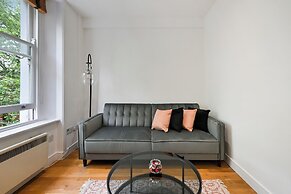 Avari Apartments – Gray’s Collection