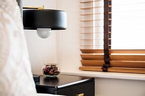 Avari Apartments – Gray’s Collection