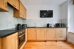 Avari Apartments – Gray’s Collection