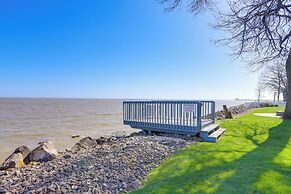 Huron Condo on Lake Erie w/ Balcony & Seating!