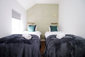 North Road New Luxe Flats with Parking