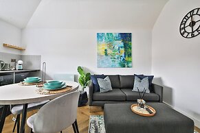 North Road New Luxe Flats with Parking