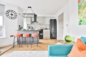 North Road New Luxe Flats with Parking