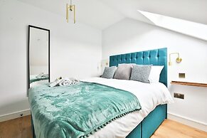 North Road New Luxe Flats with Parking