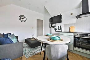 North Road New Luxe Flats with Parking