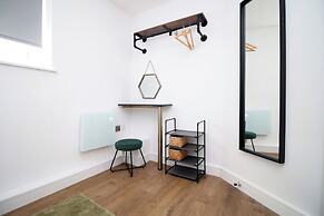 North Road New Luxe Flats with Parking