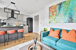 North Road New Luxe Flats with Parking