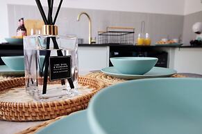 North Road New Luxe Flats with Parking