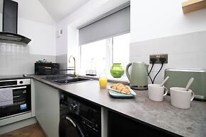 North Road New Luxe Flats with Parking