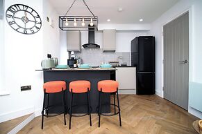 North Road New Luxe Flats with Parking