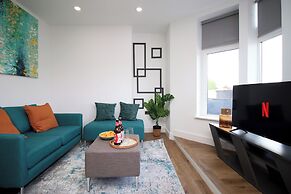 North Road New Luxe Flats with Parking