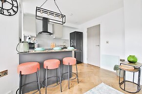 North Road New Luxe Flats with Parking