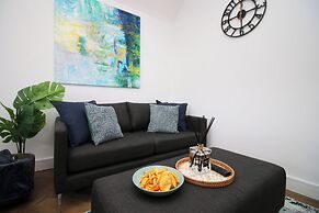 North Road New Luxe Flats with Parking