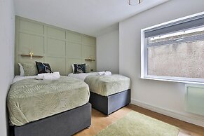 North Road New Luxe Flats with Parking
