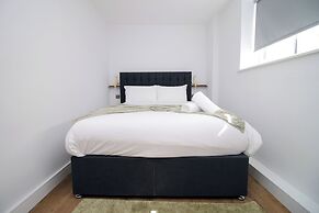 North Road New Luxe Flats with Parking