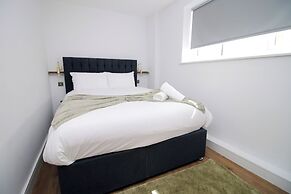 North Road New Luxe Flats with Parking