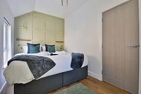 North Road New Luxe Flats with Parking