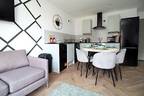 North Road New Luxe Flats with Parking