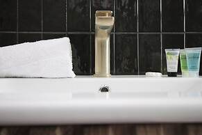 North Road New Luxe Flats with Parking