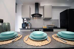 North Road New Luxe Flats with Parking