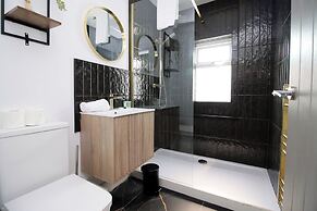 North Road New Luxe Flats with Parking