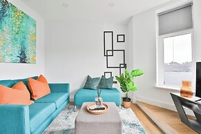 North Road New Luxe Flats with Parking