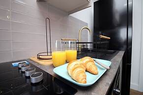 North Road New Luxe Flats with Parking