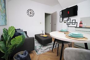 North Road New Luxe Flats with Parking