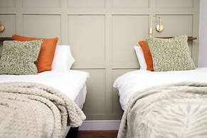 North Road New Luxe Flats with Parking