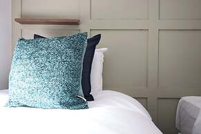 North Road New Luxe Flats with Parking