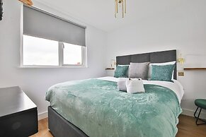 North Road New Luxe Flats with Parking