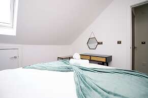 North Road New Luxe Flats with Parking