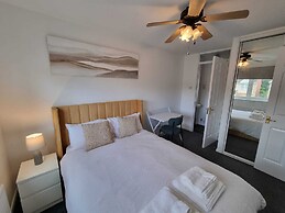 Familyfriendly- Sleeps5- Freeparking- Garden