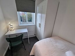 Captivating 3-bed House in Strood, Rochester Kent