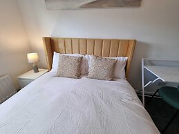 Captivating 3-bed House in Strood, Rochester Kent