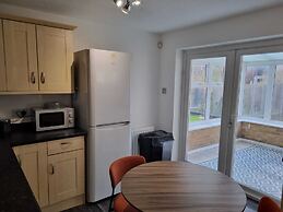 Captivating 3-bed House in Strood, Rochester Kent