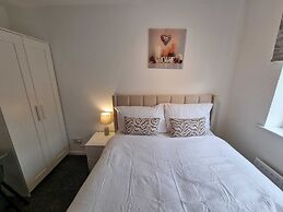 Captivating 3-bed House in Strood, Rochester Kent