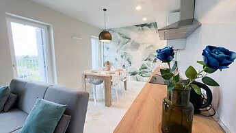 Seafront Modern Farmont Acquamarine Suite