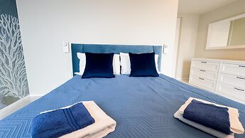 Seafront Modern Farmont Acquamarine Suite