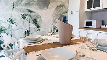 Seafront Modern Farmont Acquamarine Suite