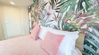 Seafront Modern Farmont Flamingo Suite