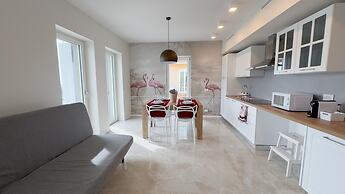 Seafront Modern Farmont Flamingo Suite